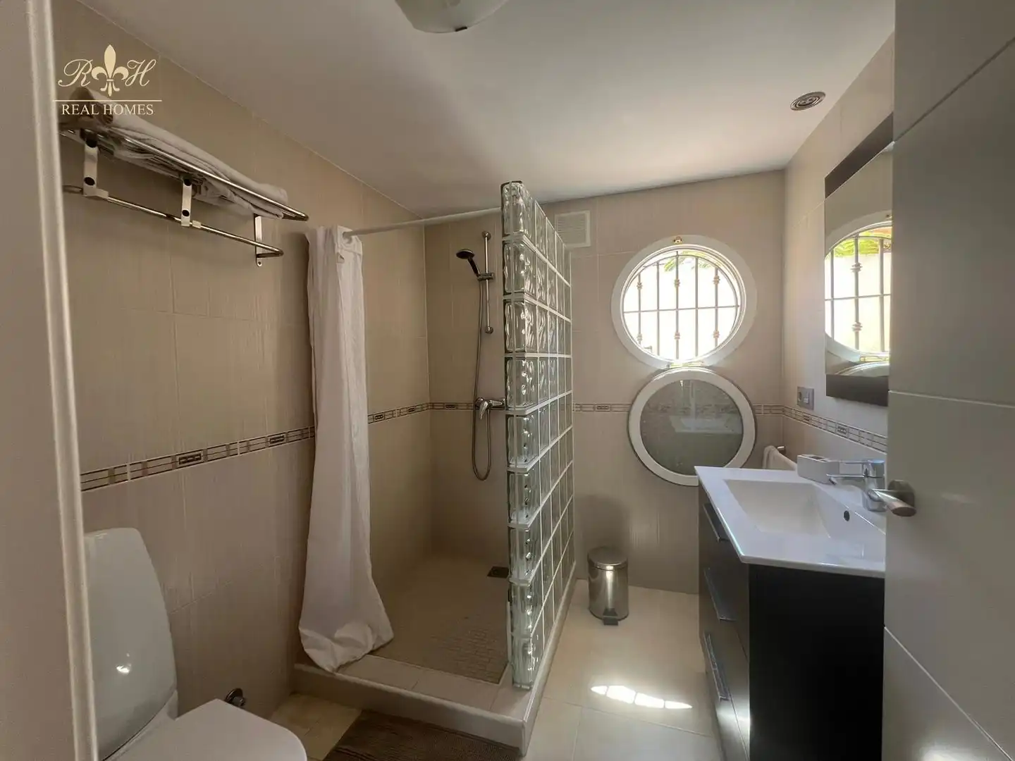 Baño de Casa o chalet de alquiler en L'Alfàs del Pi con Aire acondicionado, Trastero y Piscina
