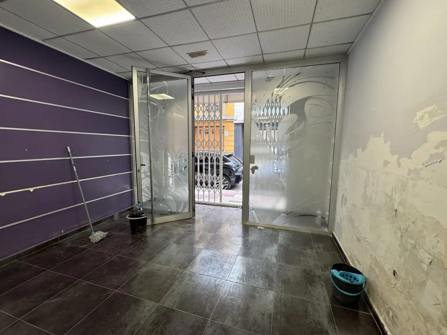 Local comercial de lloguer a Calle LLUIS VIVES
