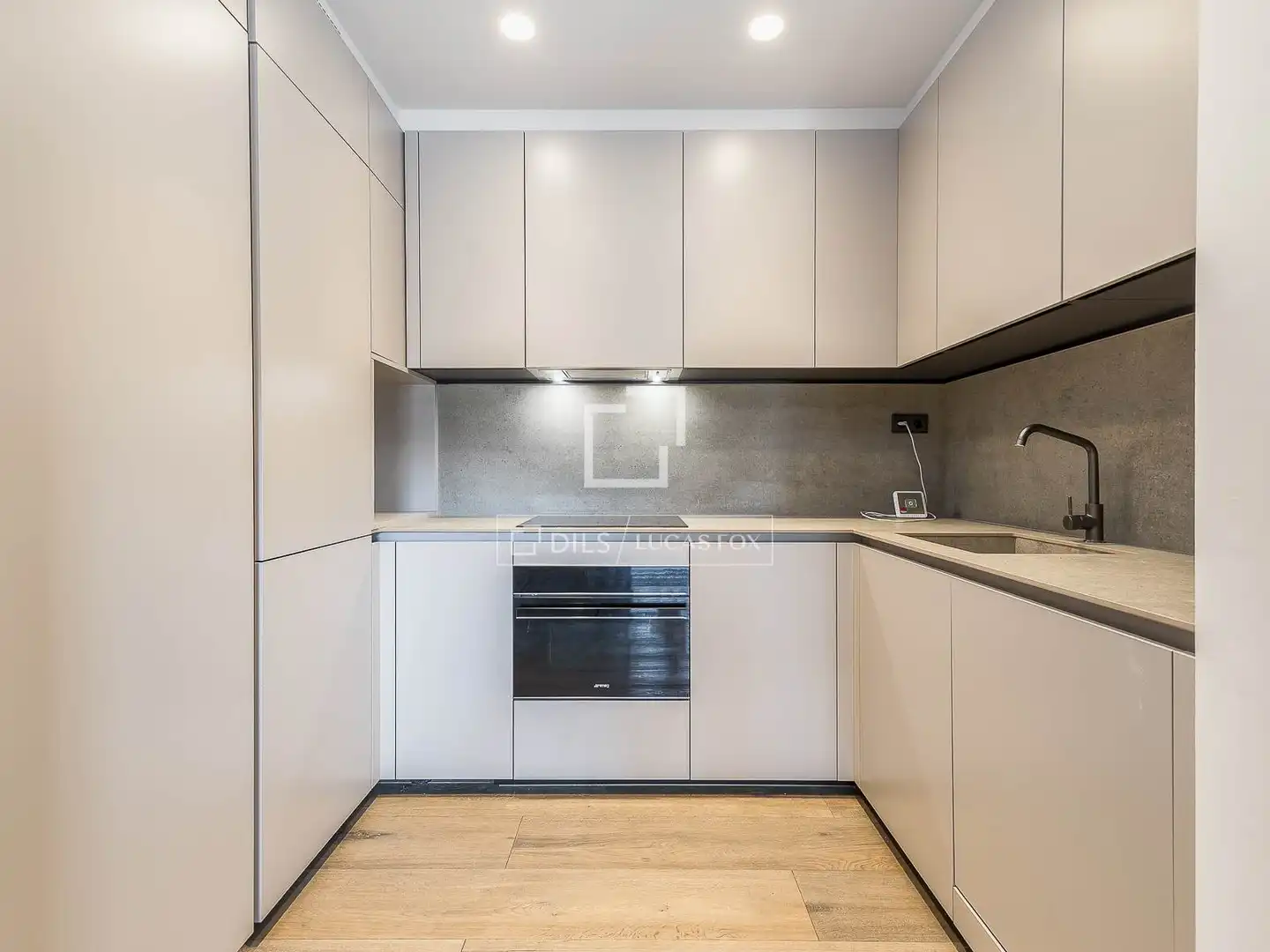 Cocina de Piso en venta en Barcelona con Aire acondicionado, Calefacción y Terraza