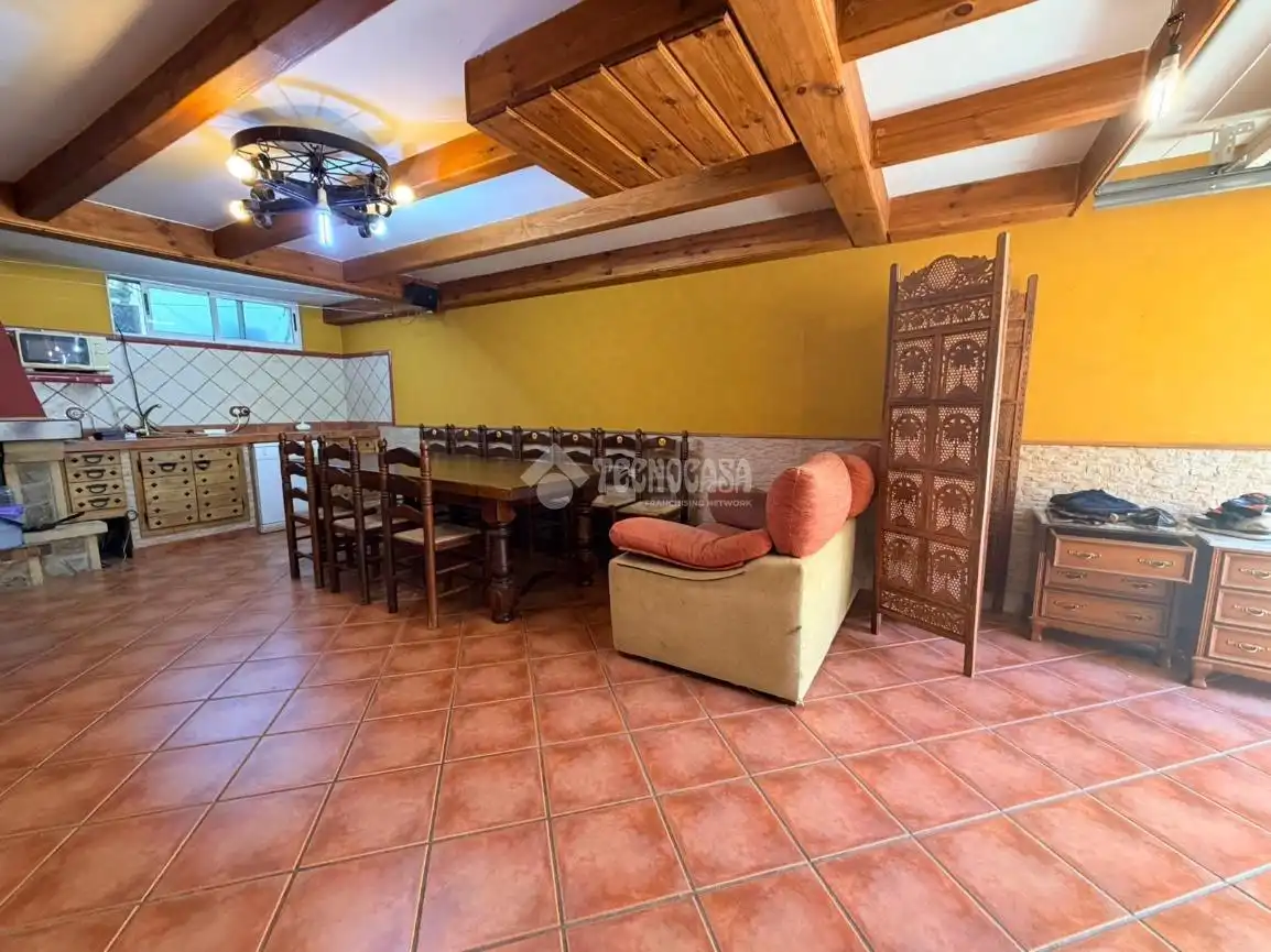 Casa adosada en venta en Fuensaldaña con Aire acondicionado y Alarma