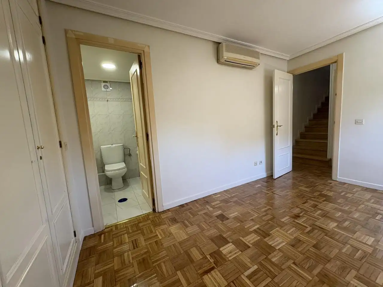 Maisonette zum Verkauf in Madrid mit Heizung und Parkett
