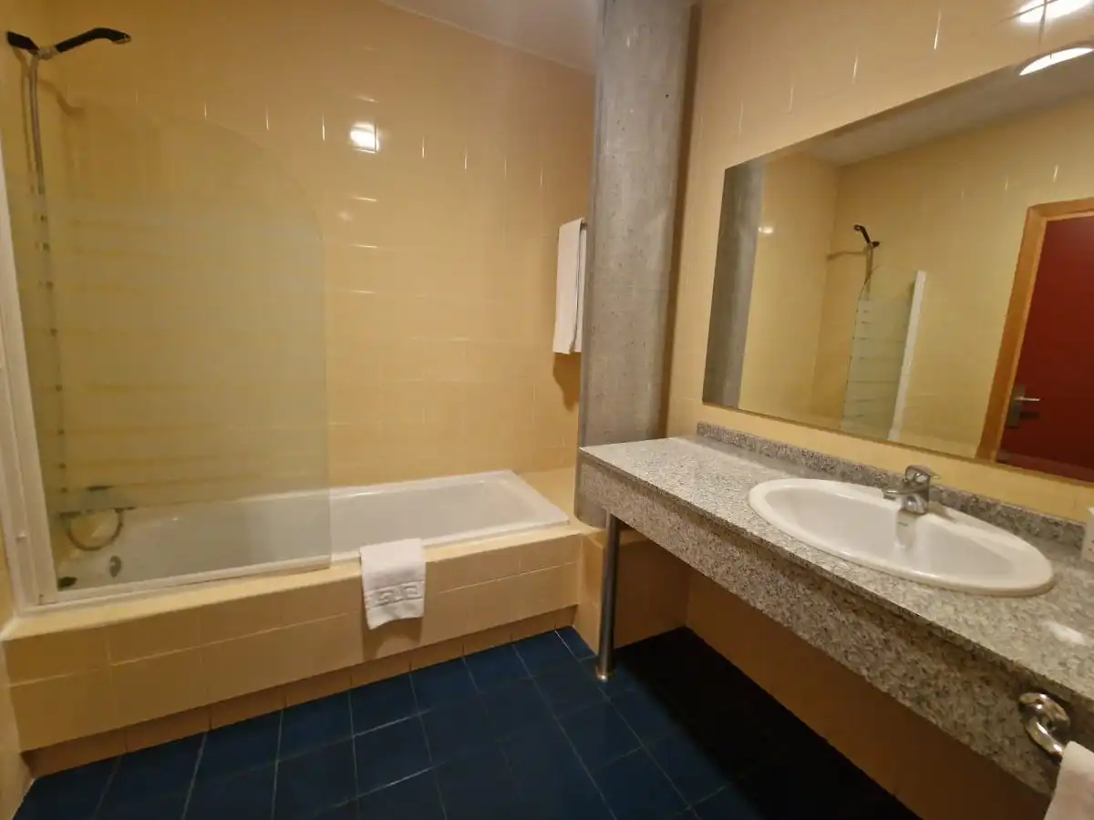 Badezimmer von Gebäude zum Verkauf in Vallejera de Riofrío