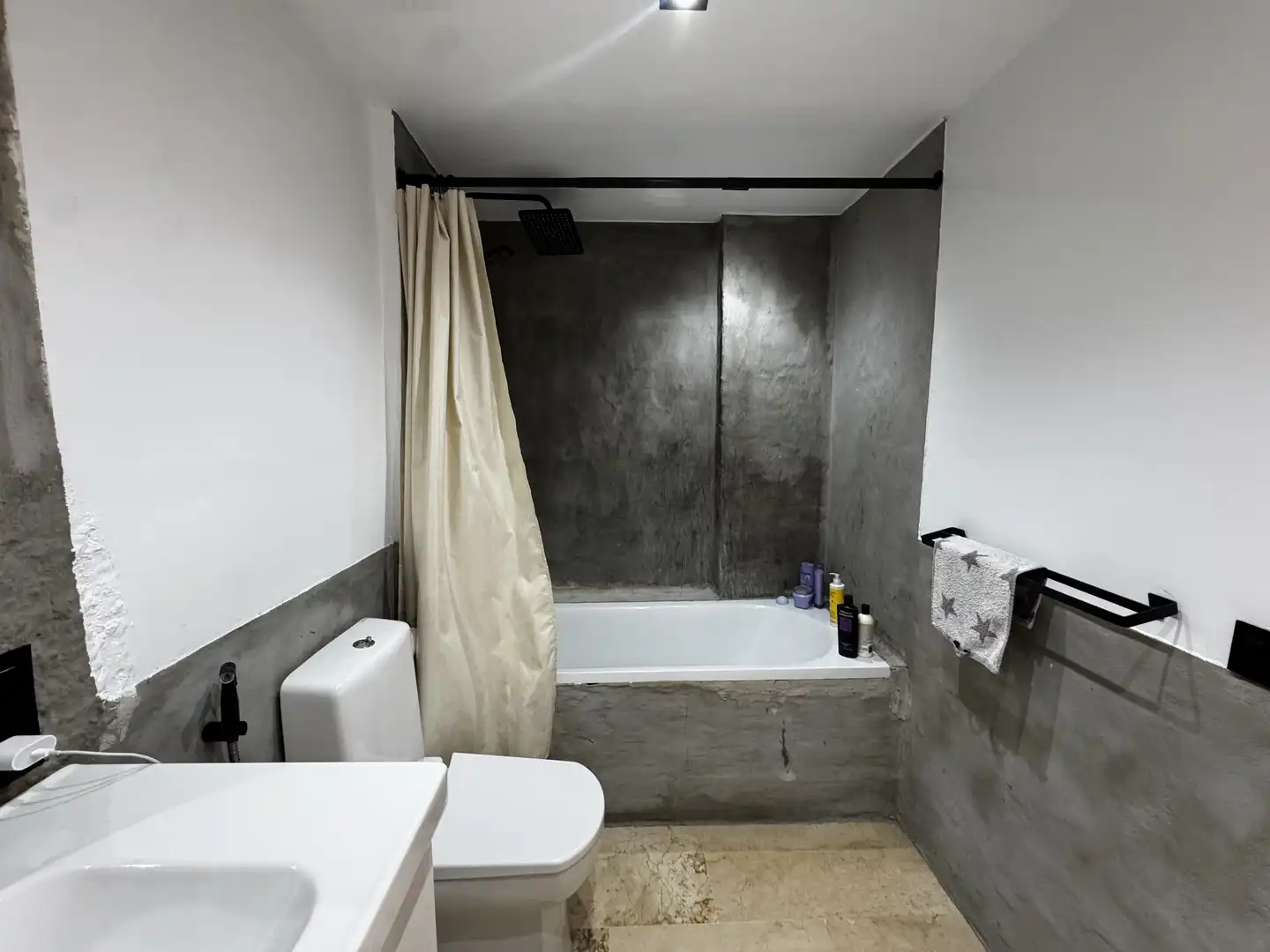 Baño de Ático en venta en Castell d'Aro, Platja d'Aro i s'Agaró con Calefacción, Terraza y Amueblado