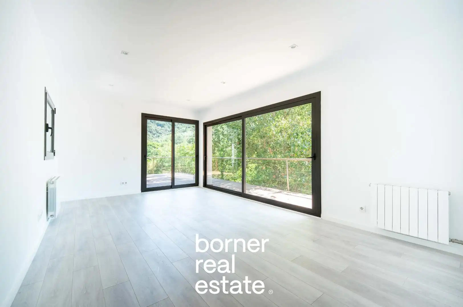 Vista exterior de Casa o chalet en venta en Sant Cugat del Vallès con Aire acondicionado, Calefacción y Jardín privado