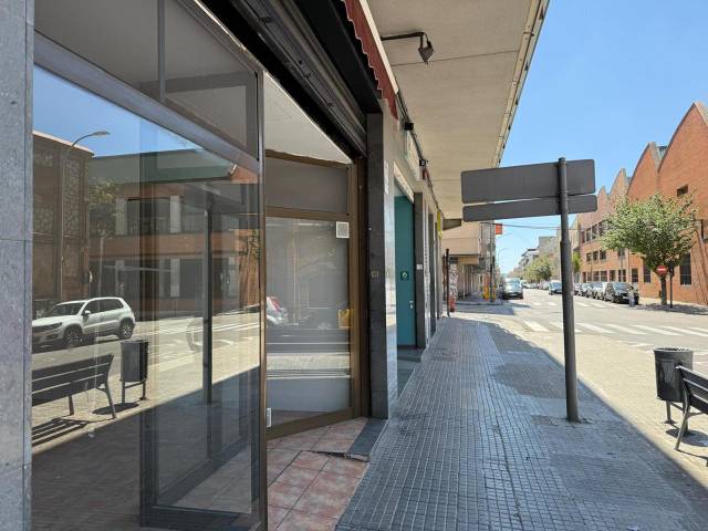 Local comercial en Venta en Carrer de Ramón y Cajal en Plaça Catalunya - Escola Industrial