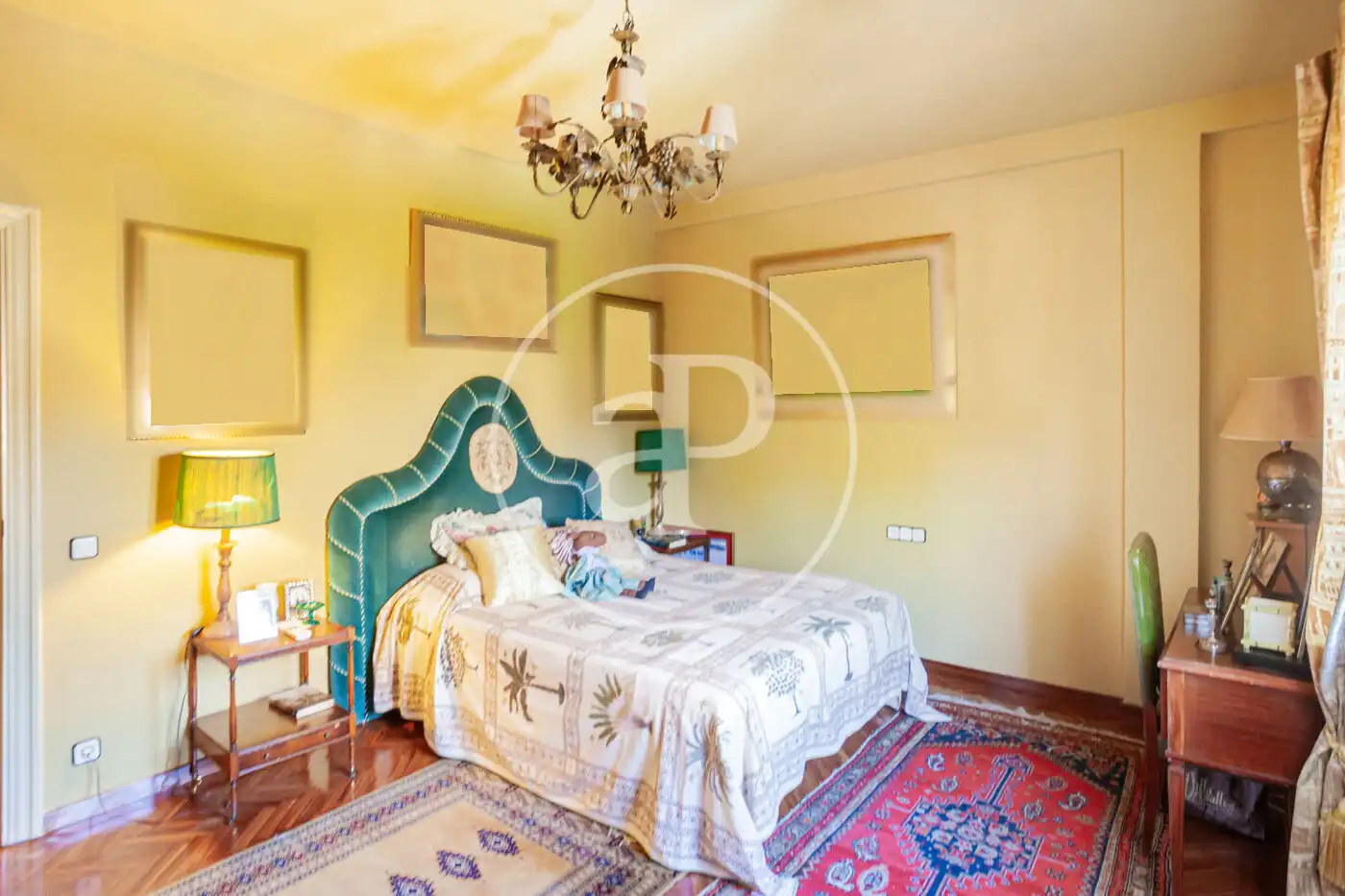 Dormitori de Casa adosada en venda en Madrid amb Aire condicionat, Calefacció i Jardí privat