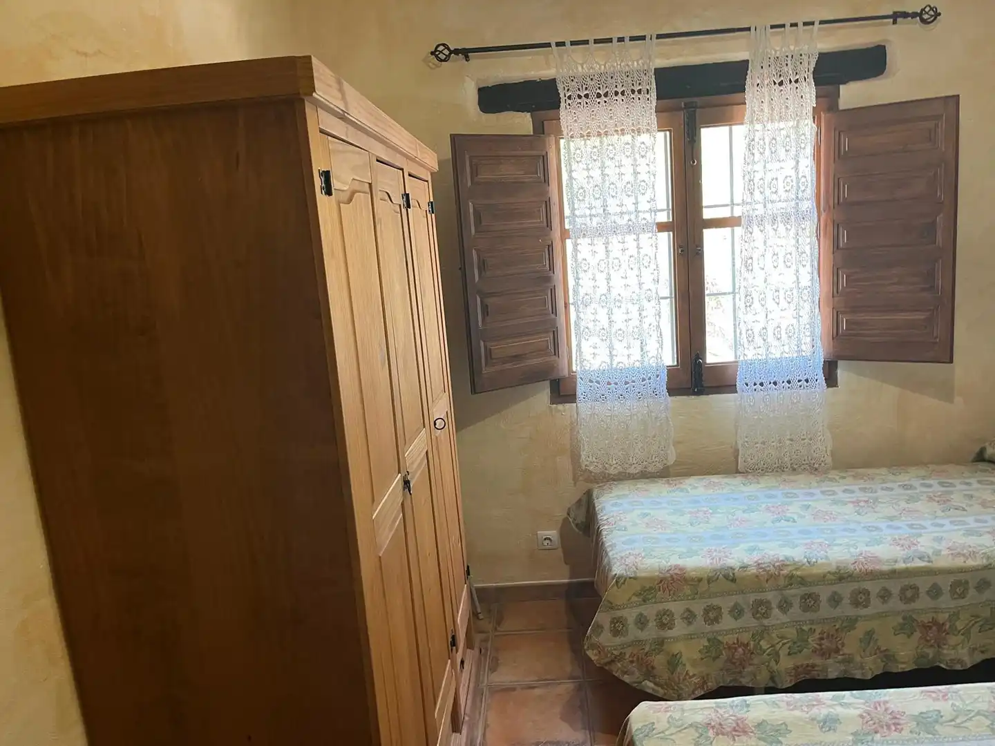 Dormitori de Finca rústica de lloguer en Sedella amb Aire condicionat, Jardí privat i Traster