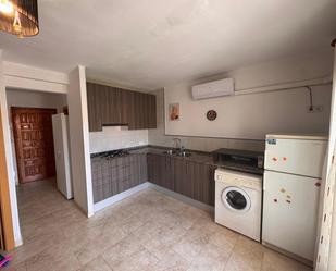 Cuina de Pis de lloguer en Torredembarra amb Aire condicionat, Calefacció i Terrassa