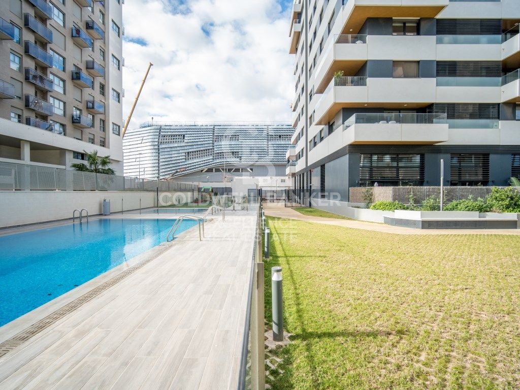 Swimming pool of Flat for sale in  Valencia Capital  with Air Conditioner, Terrace and Swimming Pool