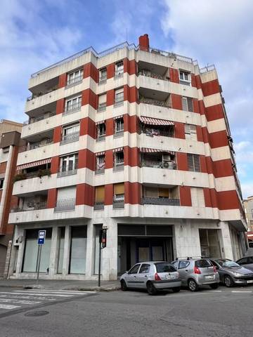 Local comercial en Alquiler en  Renaixement, 12 en Sant Pere Nord