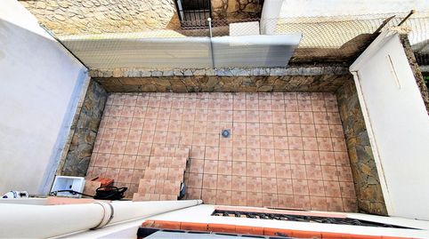 Casa con garaje y patio en Madrigal de la Vera