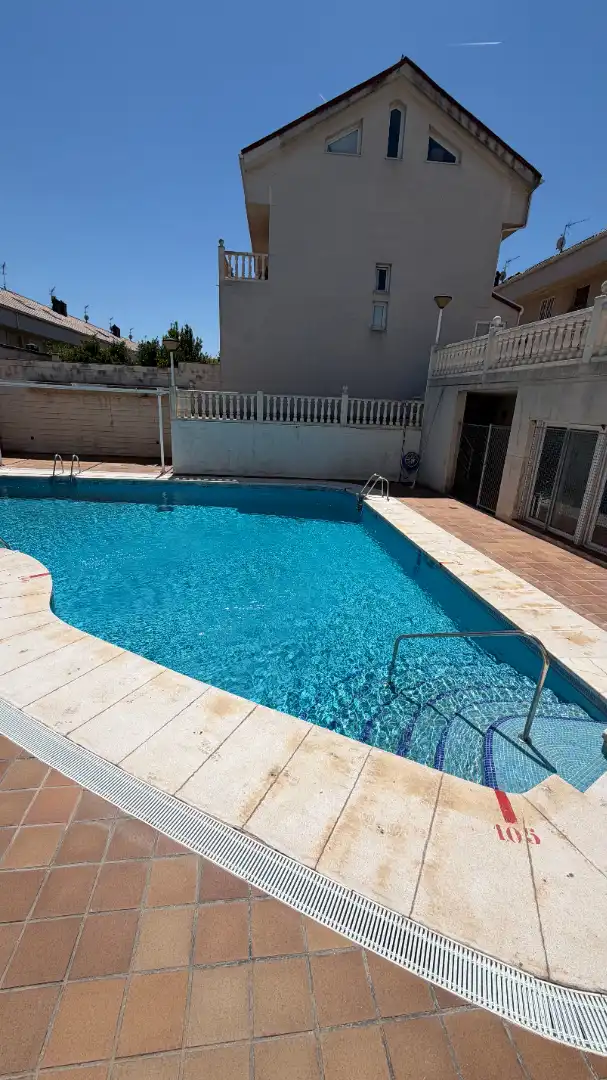 Adosado con piscina en venta en Calle de los Girasoles, imagen 11