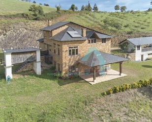 Vista exterior de Casa o xalet de lloguer en San Tirso de Abres amb Calefacció, Jardí privat i Traster