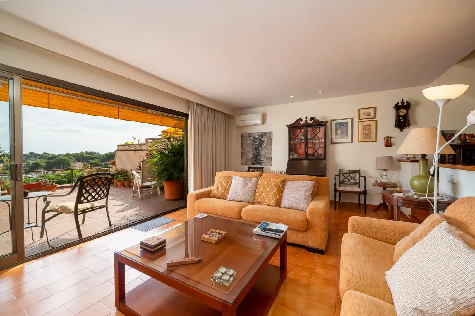 Sala d'estar de Casa o xalet en venda en  Palma de Mallorca amb Jardí privat, Terrassa i Balcó