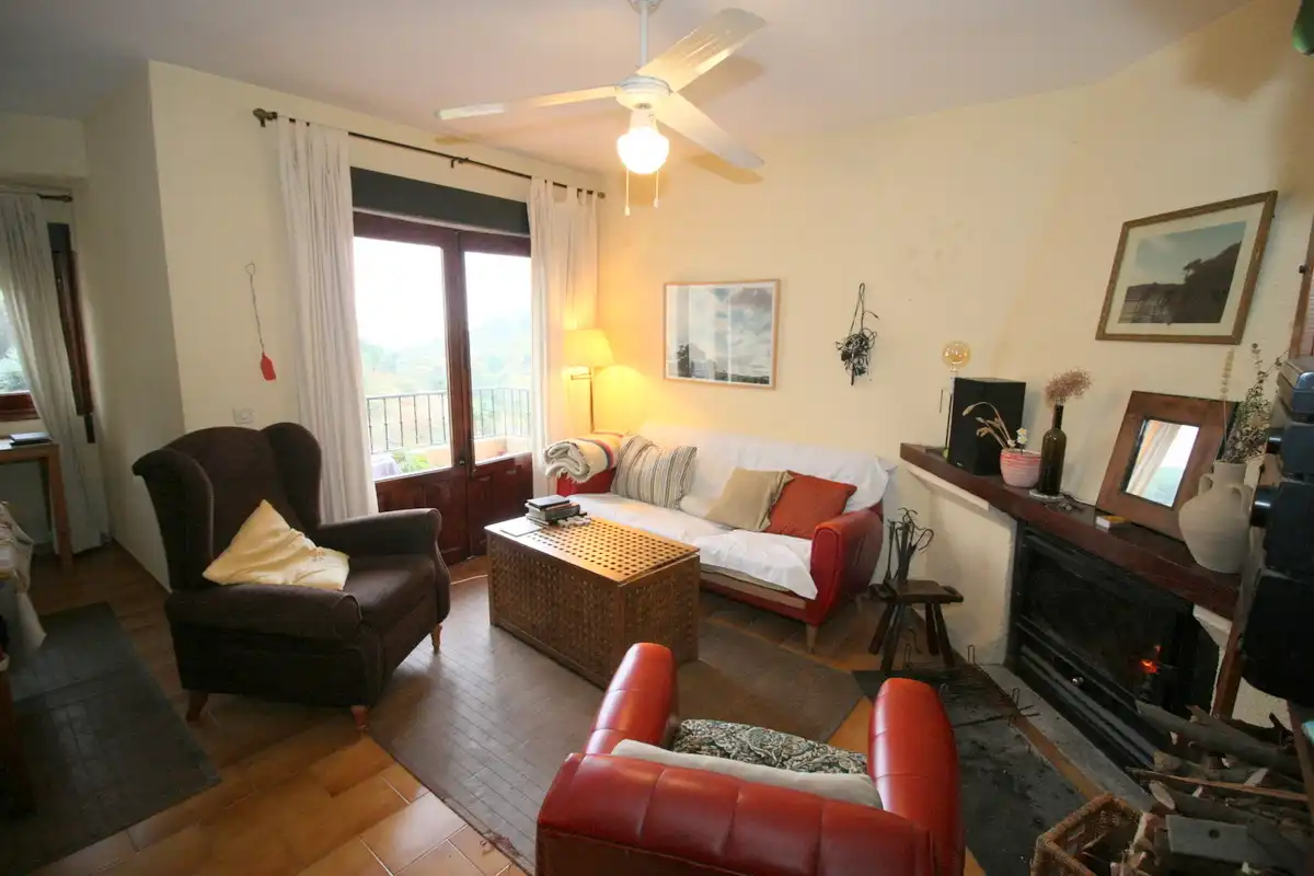 Sala de estar de Piso en venta en Cuevas del Valle con Calefacción, Amueblado y Balcón