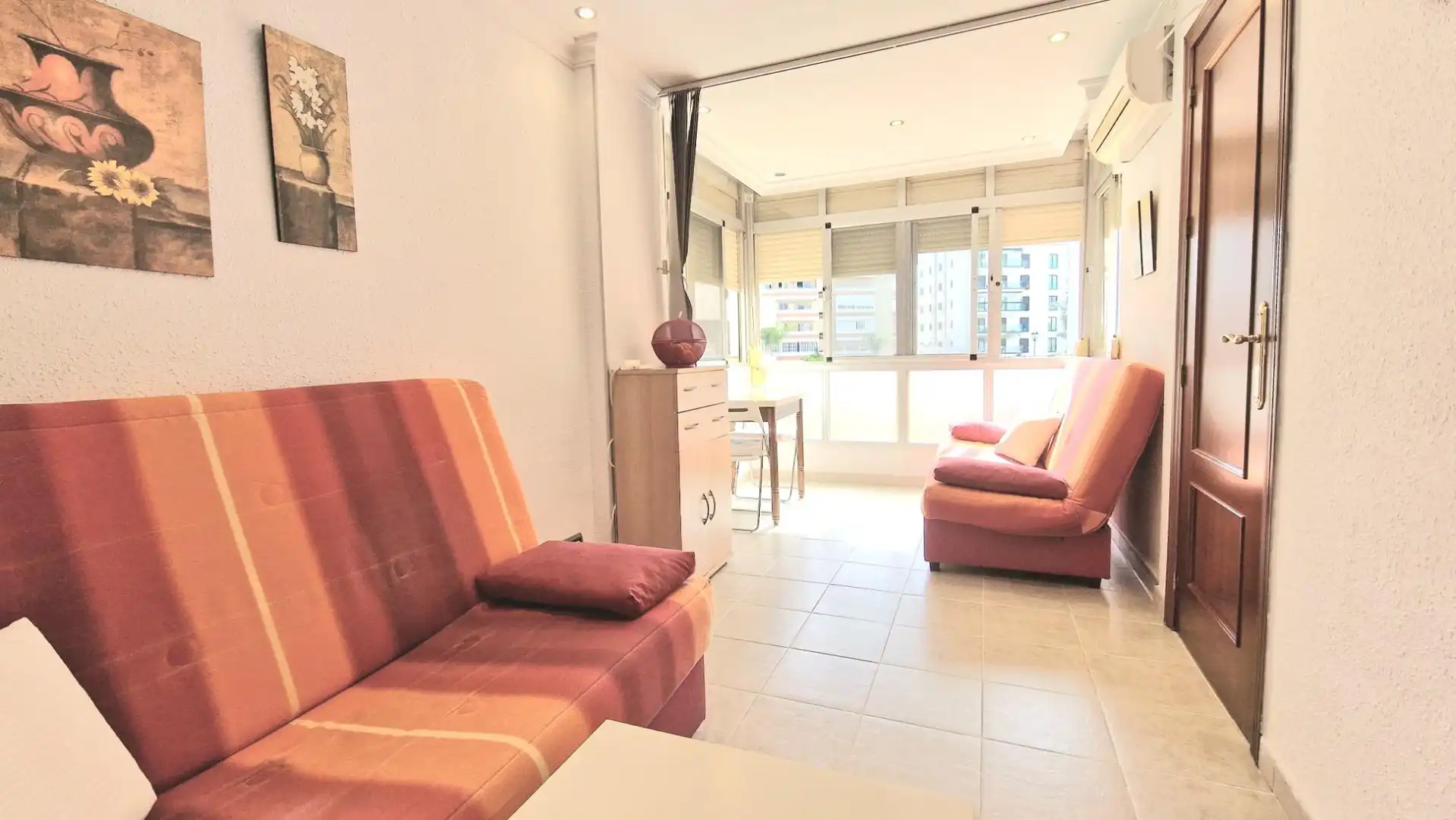 Sala d'estar de Estudi en venda en Fuengirola amb Aire condicionat, Calefacció i Jardí privat