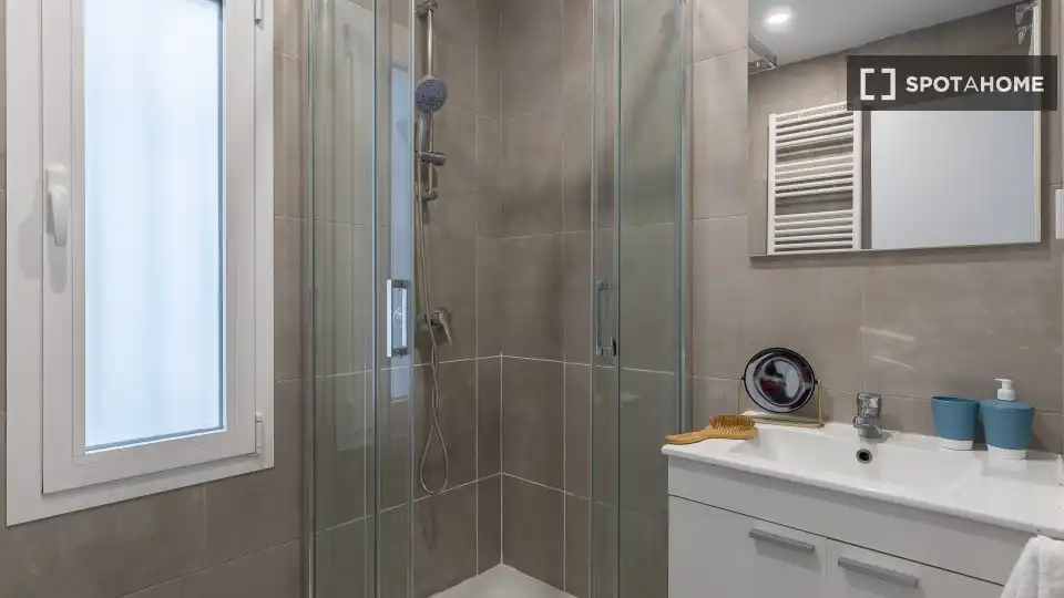 Baño de Piso de alquiler en Getafe con Aire acondicionado, Calefacción y Amueblado
