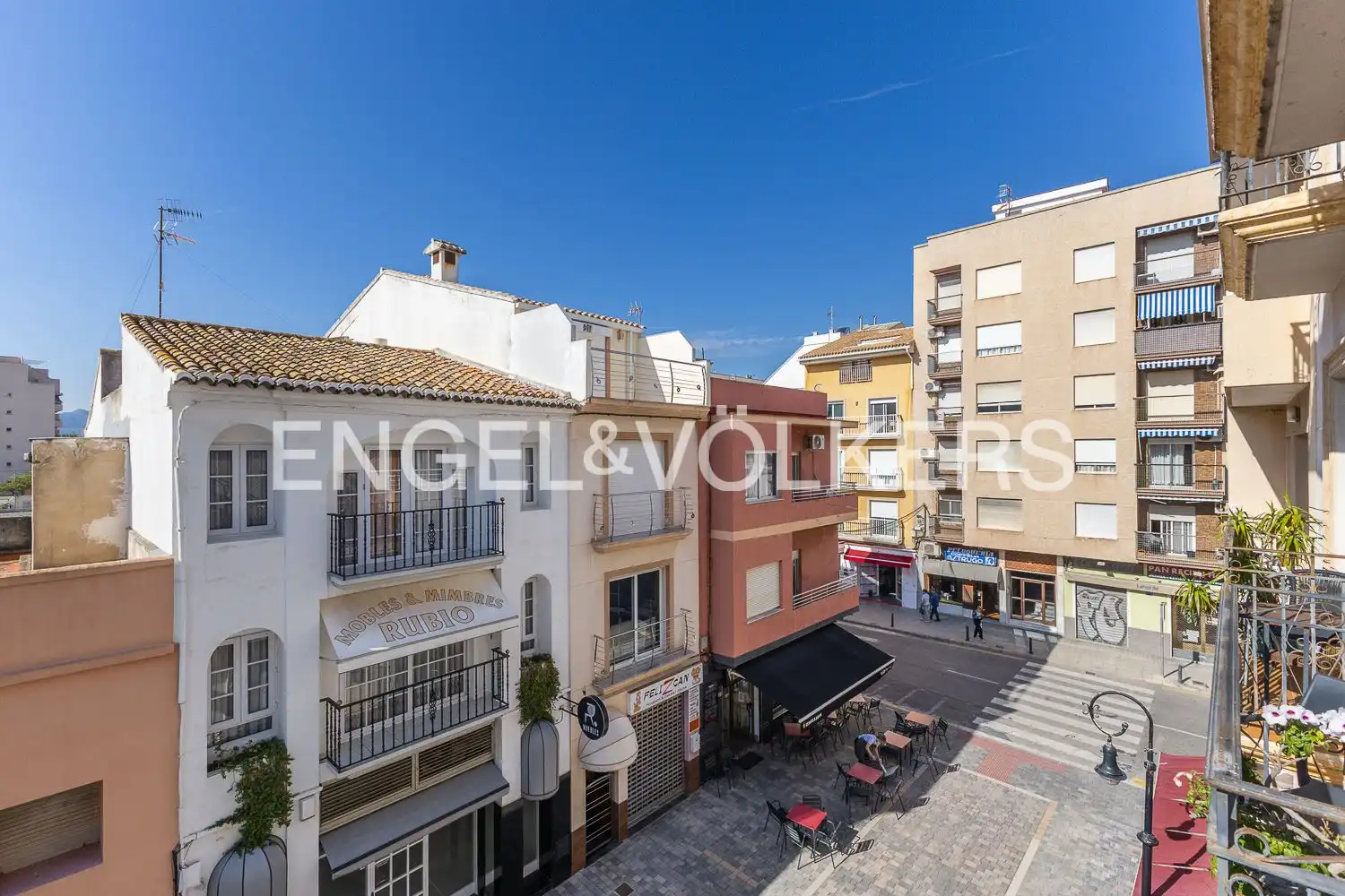 Vista exterior de Àtic en venda en Gandia amb Aire condicionat, Calefacció i Terrassa