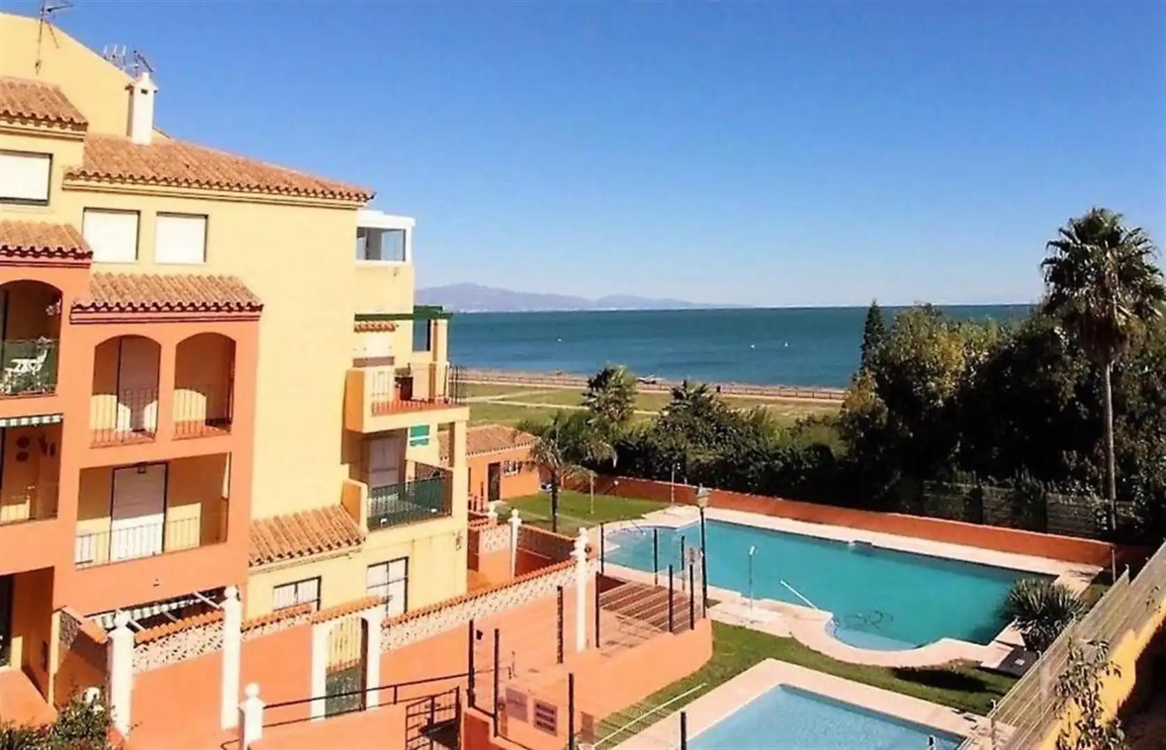 Penthouse with pool for sale in Alcorrín