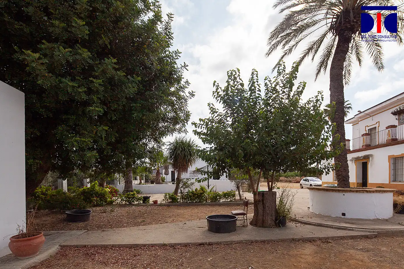 Vista exterior de Finca rústica en venta en Carmona con Jardín privado, Terraza y Piscina