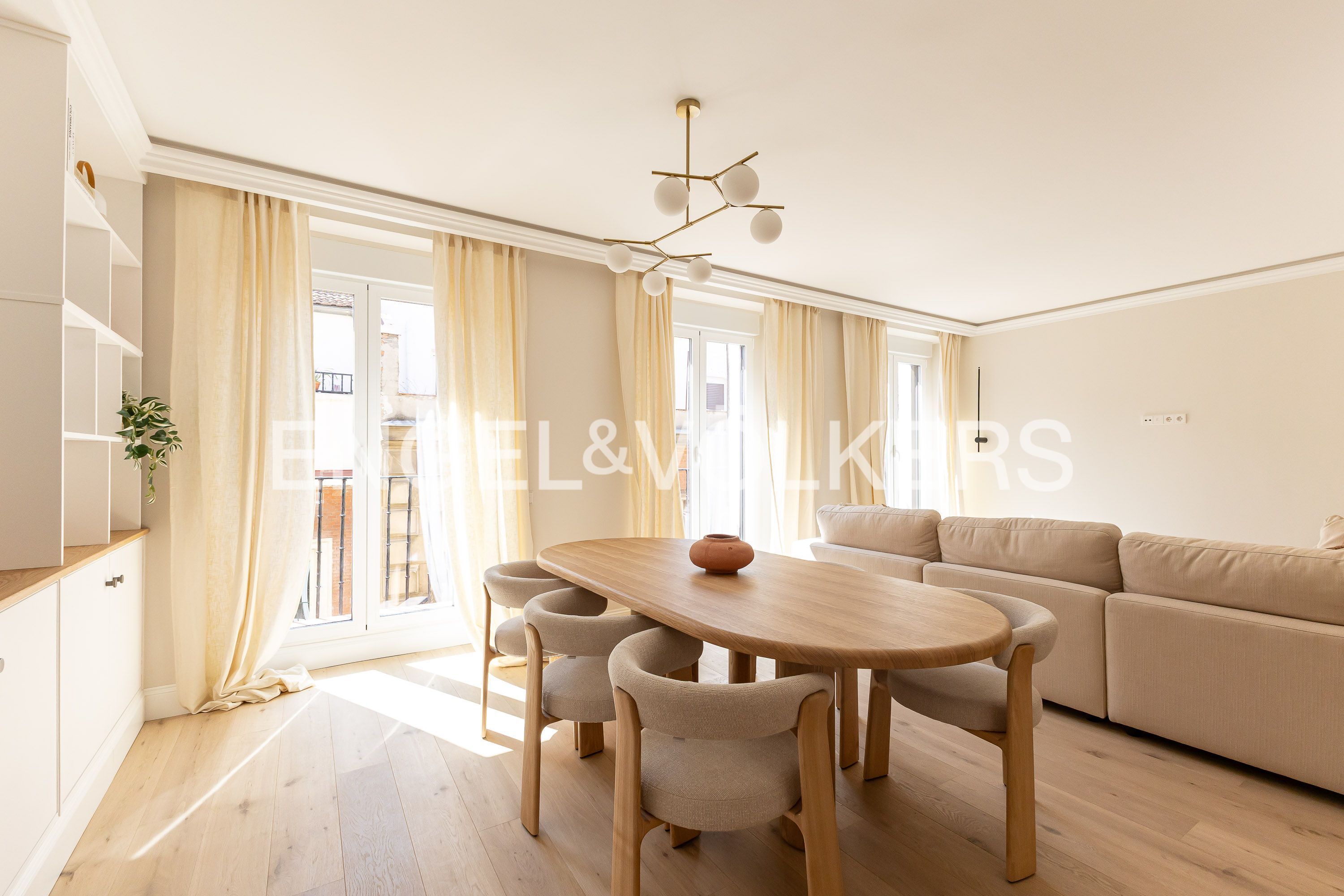 Dining room of Flat for sale in  Madrid Capital  with Air Conditioner, Heating and Furnished