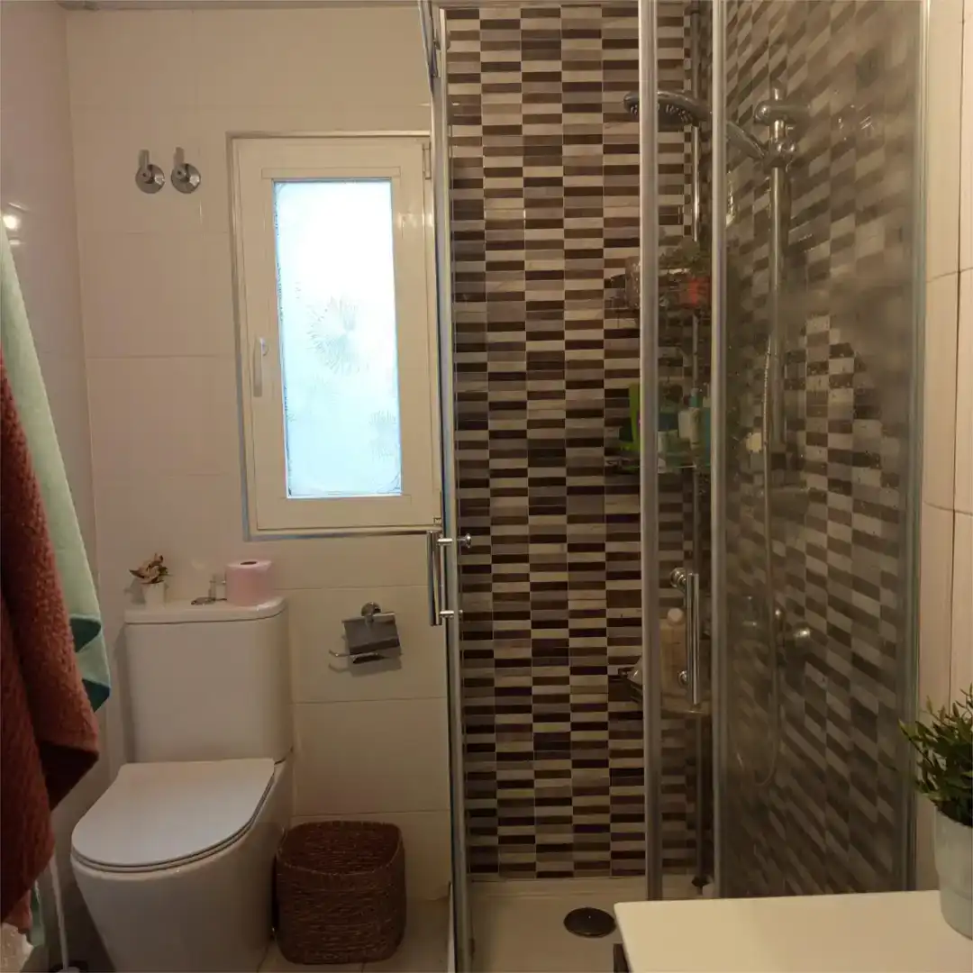 Baño de Piso en venta en Culleredo con Horno y Lavadora