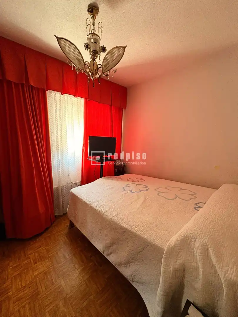 Bedroom of Flat for sale in Madrid  with Air Conditioner, Heating and Terrace