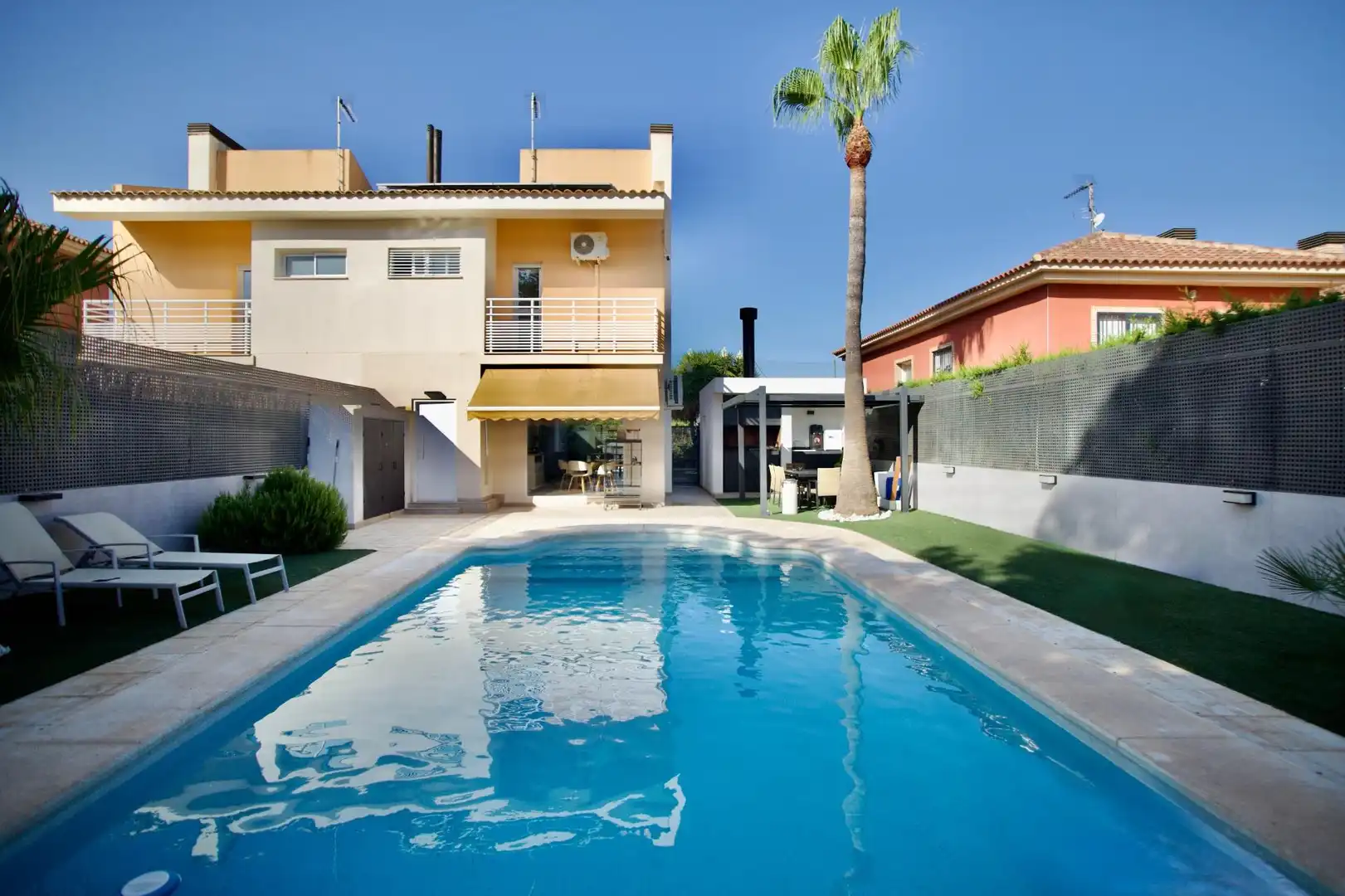 Swimming pool of Detached homes for sale in Monforte del Cid  with Air Conditioner, Private garden and Parquet flooring