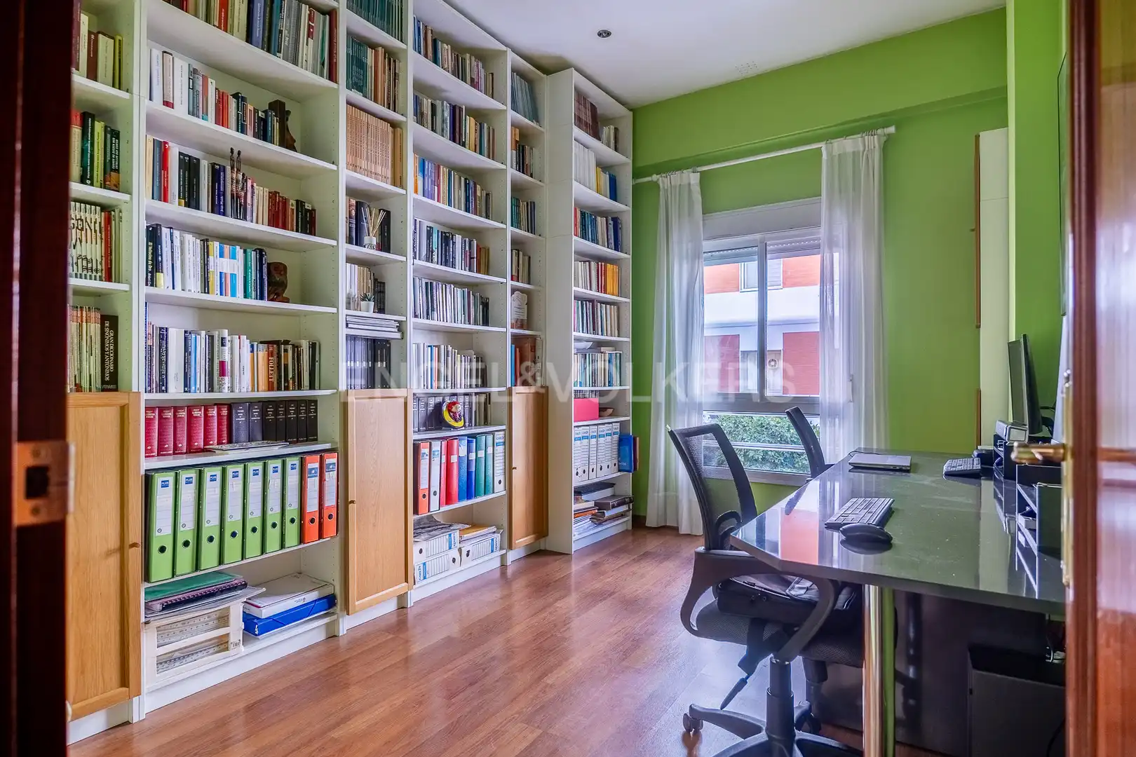 Houses for sale in Sevilla  with Air Conditioner, Heating and Storage room