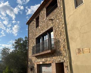 Vista exterior de Casa adosada en venda en Biure amb Terrassa i Balcó