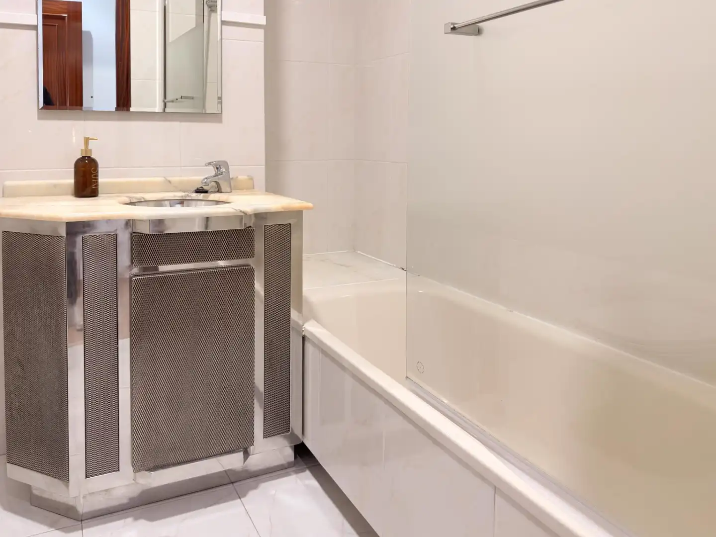 Flat with terrace to rent in Calle de Ourense, imagen 21