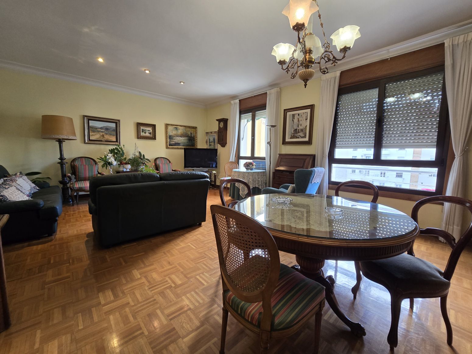 Living room of Flat for sale in  Logroño  with Heating, Parquet flooring and Storage room