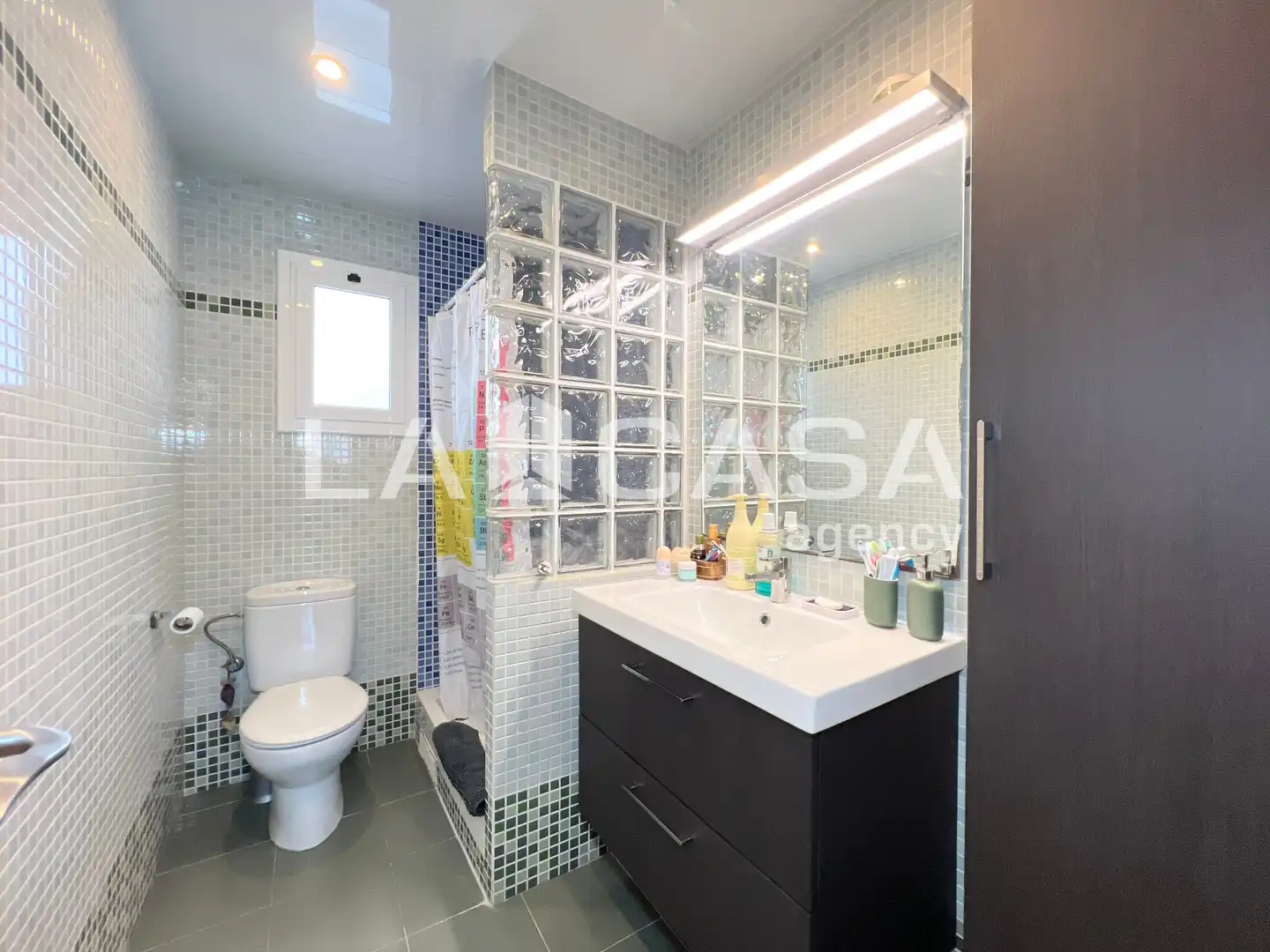 Baño de Piso en venta en Artigues - Llefià