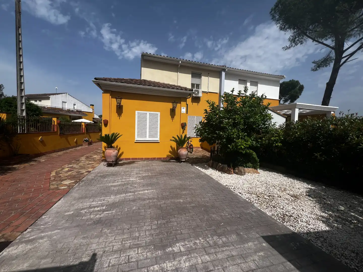 Exterior view of Detached homes for sale in Córdoba  with Air Conditioner, Heating and Private garden