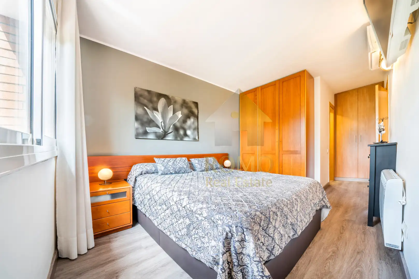Bedroom of Flat for sale in Santa Perpètua de Mogoda  with Air Conditioner, Heating and Parquet flooring