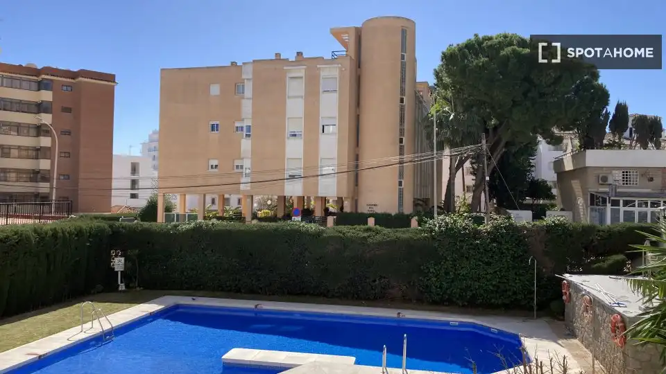 Habitación en La Carihuela - Los Nidos