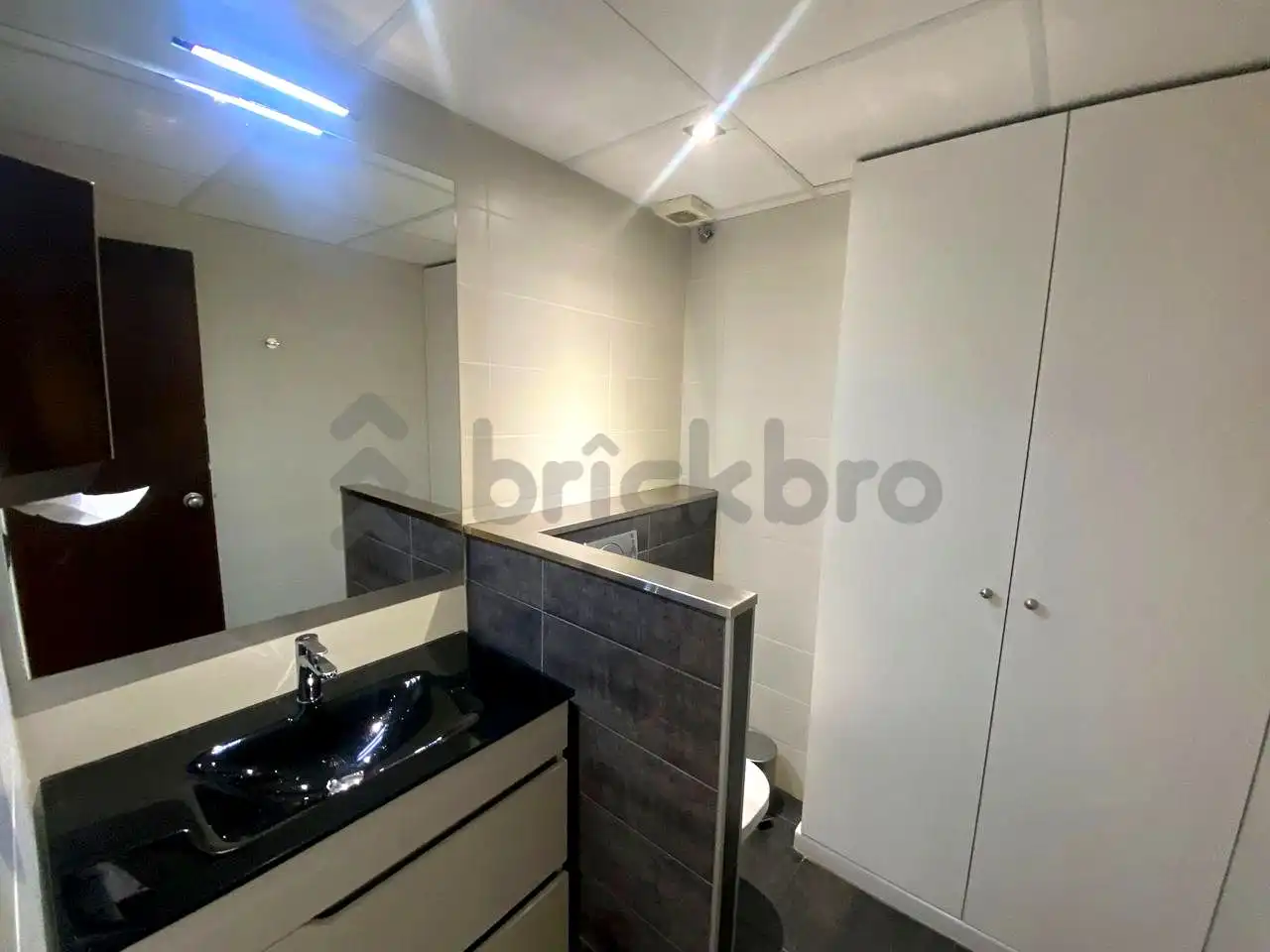 Bany de Oficina de lloguer en Barcelona amb Aire condicionat i Calefacció