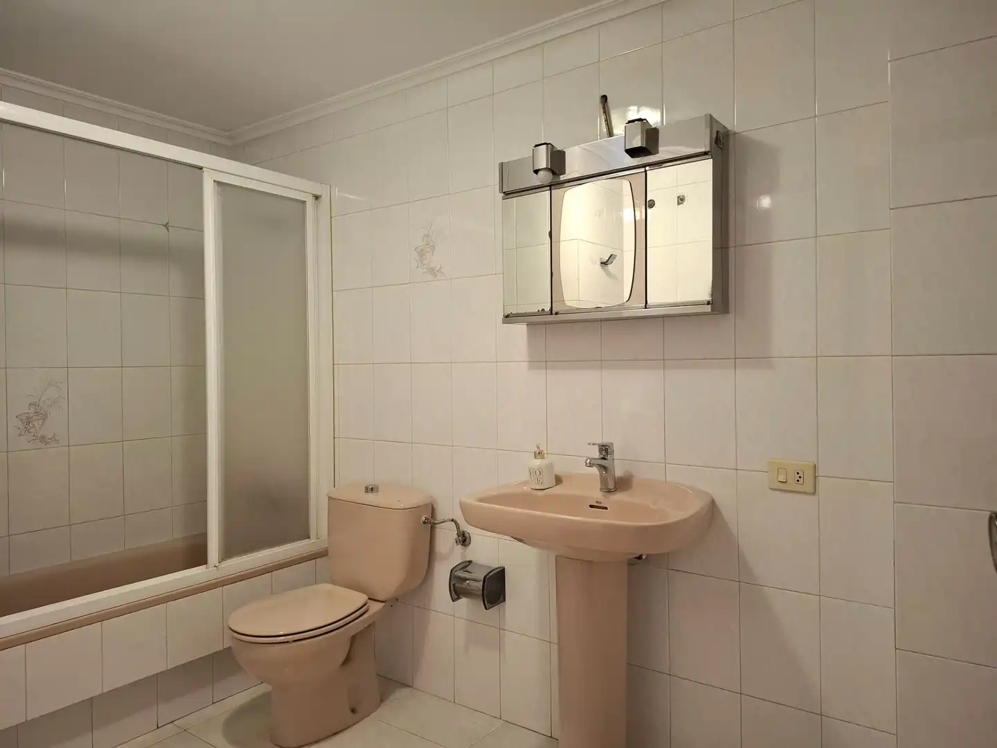 Baño de Piso en venta en Vigo  con Calefacción y Trastero