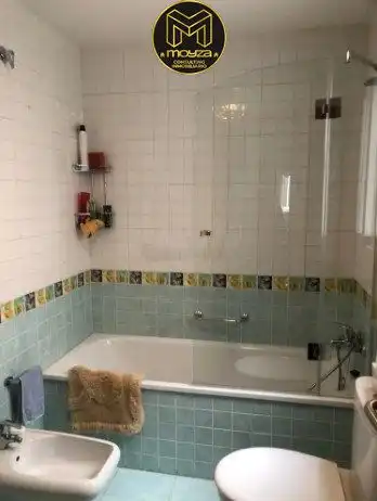 Bathroom of Flat for sale in Martos  with Air Conditioner, Heating and Balcony
