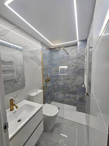 Piso en Venta en Calle de Carmen Serna en Avda. Cataluña