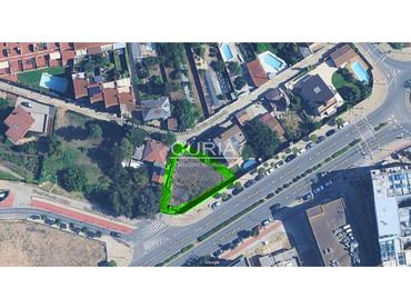 Terreno residencial en venta en Avenida Pinyana