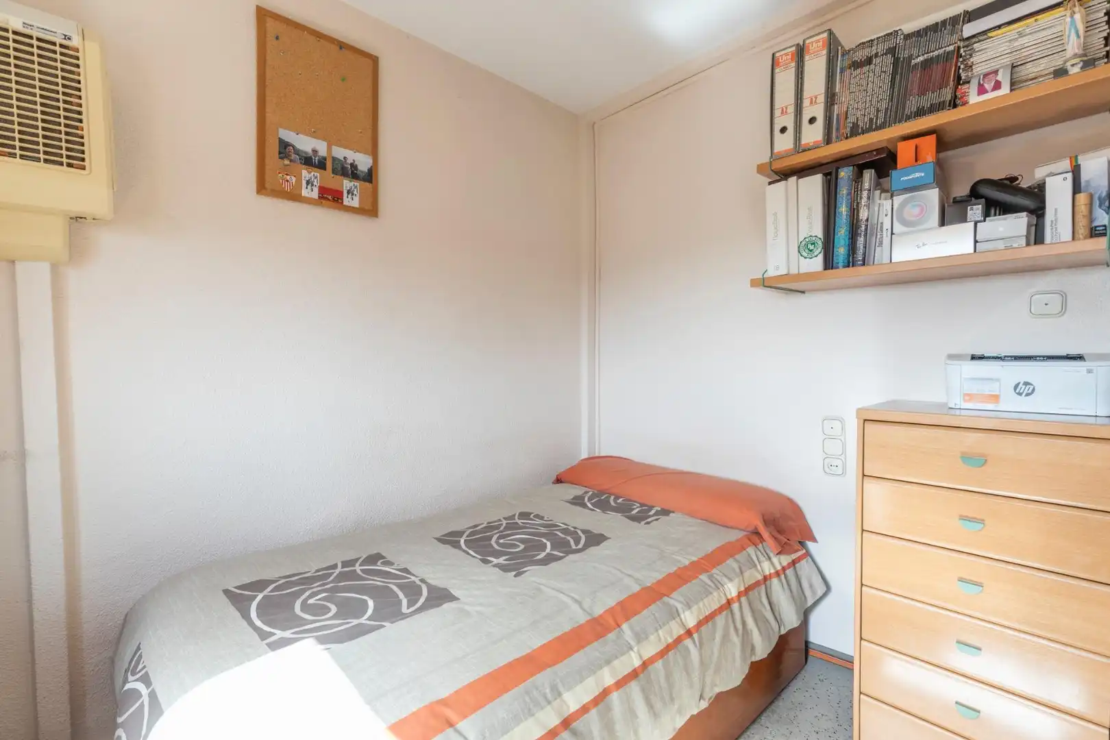 Habitación de Piso en venta en Granada con Aire acondicionado, Calefacción y Balcón