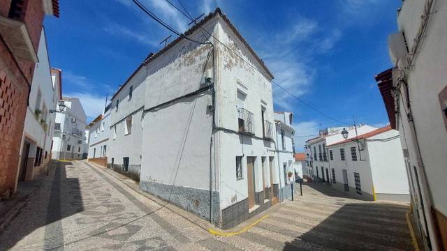 Casa-chalet en Venta en C/ Espronceda en Calera de León