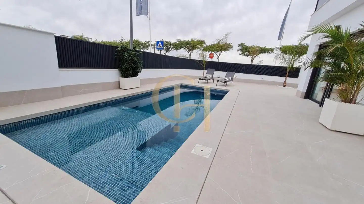 Piscina de Casa o chalet en venta en Los Alcázares con Calefacción, Terraza y Piscina