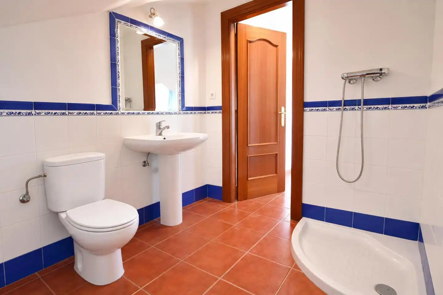 Baño de Casa o chalet en venta en Alcazarén con Calefacción, Jardín privado y Trastero