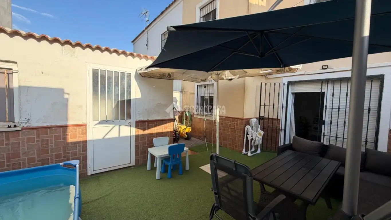 Casa aparellada en venda a Albaida del Aljarafe, imagen 12