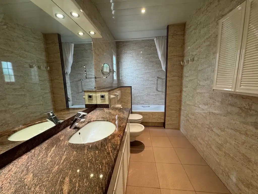Bathroom of Attic for rent in Barcelona  with Terrace