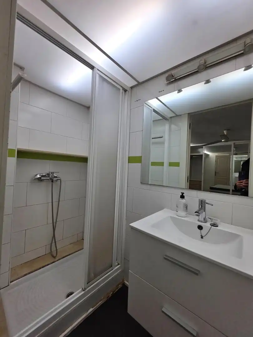 Badezimmer von Loft zum Verkauf in Alicante / Alacant mit Klimaanlage und Möbliert