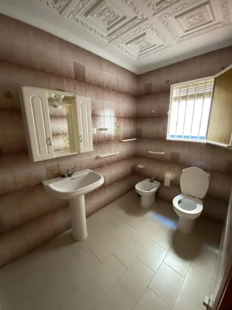Baño de Piso en venta en Priego de Córdoba con Aire acondicionado y Balcón