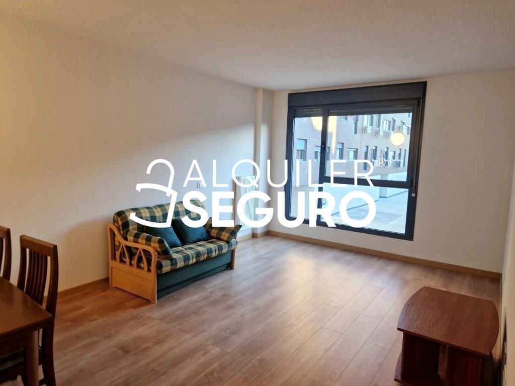 Living room of Flat to rent in Alcorcón  with Heating, Terrace and Storage room
